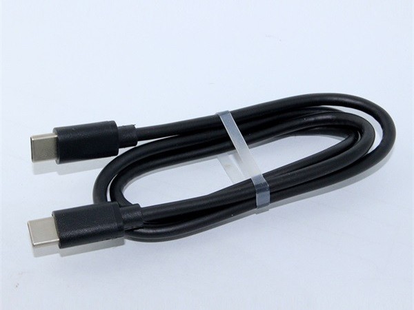 尼龍編織USB快充數(shù)據(jù)線，支持QC3.0協(xié)議