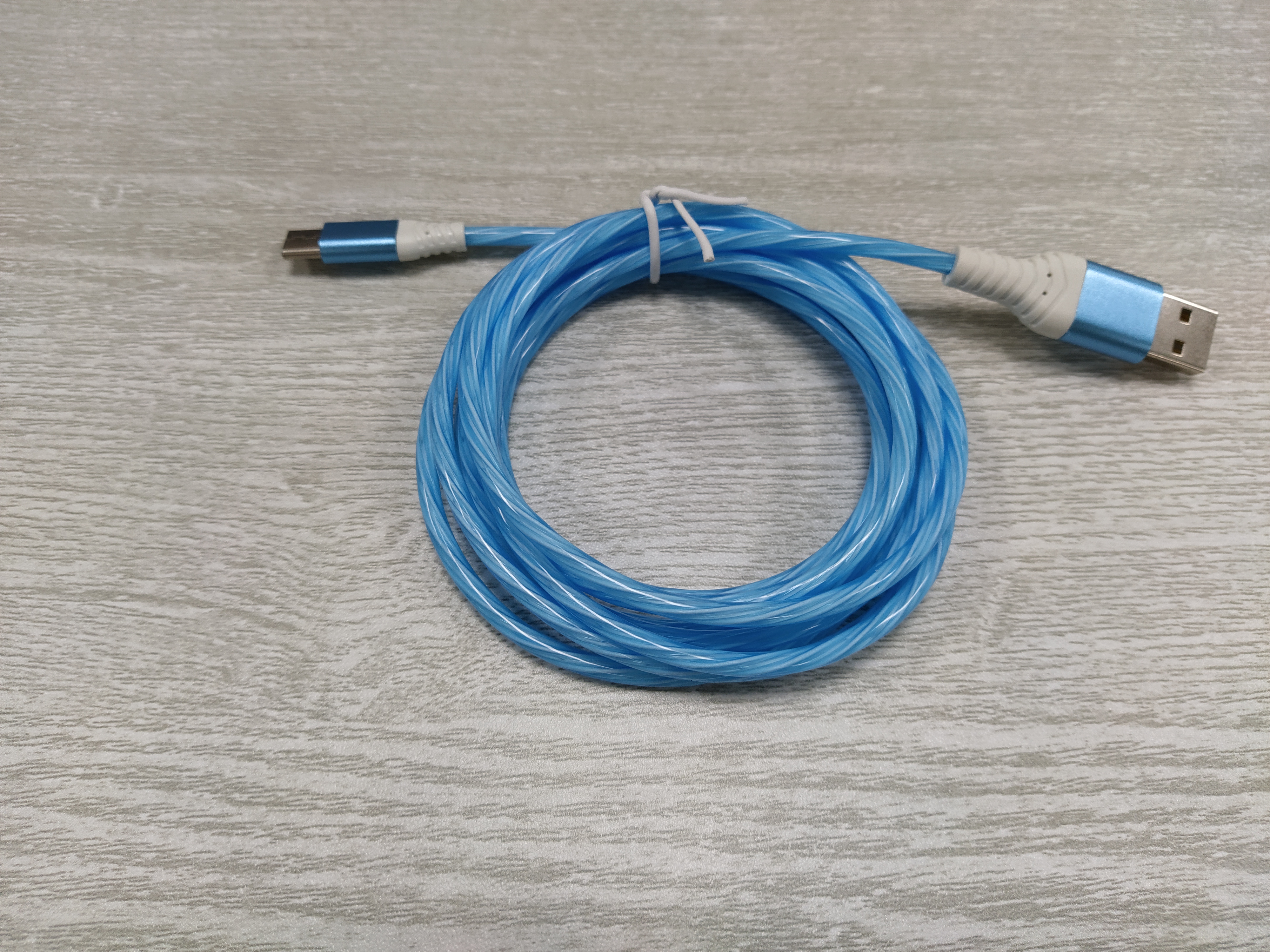 什么是流光數據線？聯鑫德誠數據線定制生產廠家，