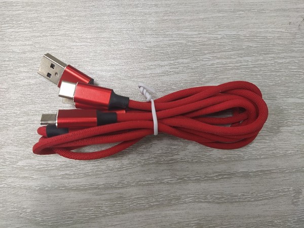 高光布藝編織一拖三數(shù)據(jù)線，深圳數(shù)據(jù)線定制生產(chǎn)廠家